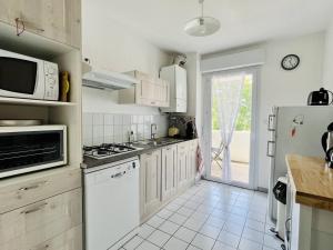 T2 à Cambo-Les-Bains, balcon, parking privé, près des thermes - FR-1-495-14