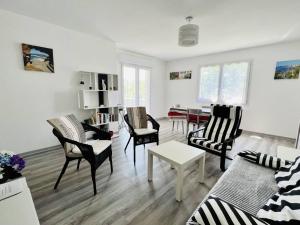 Cambo-les-Bains, T2 avec terrasse, parking privatif, pour 2 personnes - FR-1-495-14