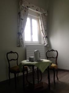 Maisons d'hotes Le Saint Aubin- Maison d hotes dans ce monastere du 16 siecle : photos des chambres