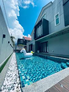 The Groove House Private Pool & BBQ by Linese Homestay