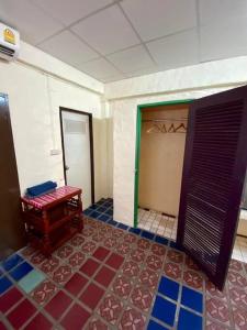 Ratanawong Place 406