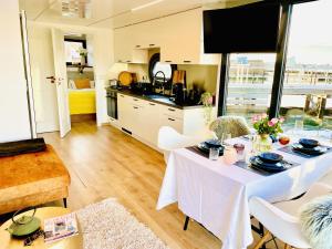 Hausboot inkl Motorboot, Ostsee