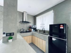 The Groove House Private Pool & BBQ by Linese Homestay