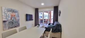 Homes of Spain, Apartamentos Paraiso de Vera Playa, Ed Tahiti bajo F a pie de la playa, vistas piscina