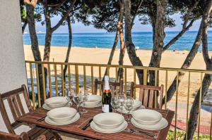 LITORAL COSTA DORADA - PLAYMAR Only families