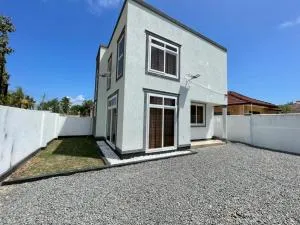 Immaculate 2-Bed House in Dar es Salaam - Дар-эс-Салам