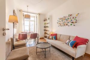 Localtraveling Chiado Trindade