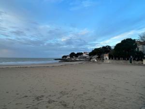 Appartements A La Plage et Au Soleil de St Palais sur Mer : photos des chambres