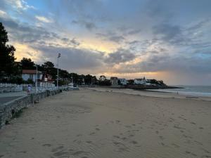 Appartements A La Plage et Au Soleil de St Palais sur Mer : photos des chambres