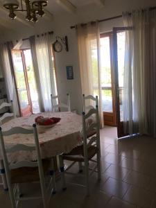 Maisons de vacances Maison de 6 chambres a Lumio a 700 m de la plage avec vue sur la mer et jardin clos : photos des chambres