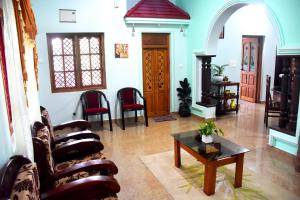 Holidayincoorg Royal Mansion