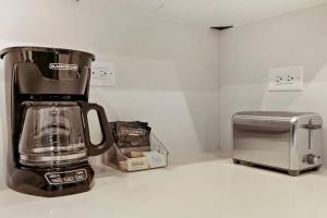 3BR Beautifully Designed Apt close to Shops - Belmont A3