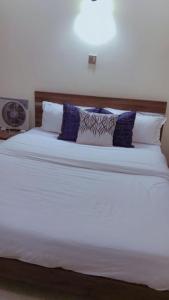 Lux Suites Dennis Pritt studio Apartments Kilimani