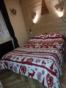 Chalets LES FONTANILLES odeillo chalet 60 WIFI & PARKING gratuit expose plein sud & plein pied , draps & serviettes de toilettes non inclus : photos des chambres