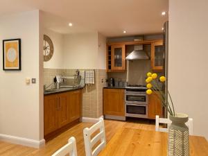 Amazing 2-bedroom apartment with lovely sea views