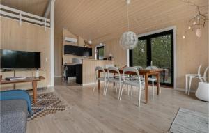 Beautiful Home In Fur With Wifi