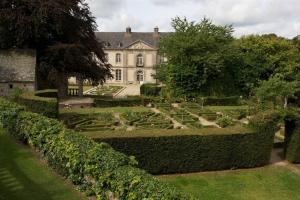 Maisons de vacances Maison de charme dans un beau jardin 