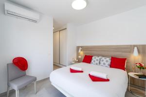 Villa Femes by Villa Plus