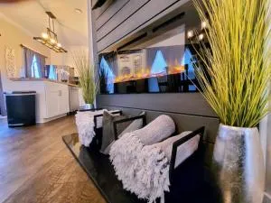 Downtown Kzoo with 3rd Floor Arcade Room - Plainwell