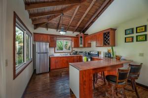 Exclusive Full House near Beaches & Downtown