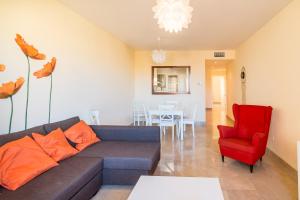 2114-Apt with nice terrace with pool view