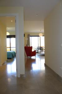 2114-Apt with nice terrace with pool view
