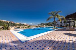 2134-Modern apt with terrace sea view