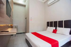 RedDoorz at KM 5 Palembang