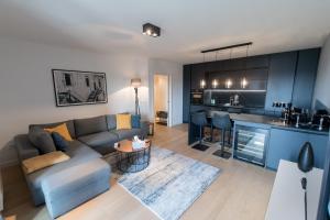 MAAN BZ15 Luxury Apartment with free private garage