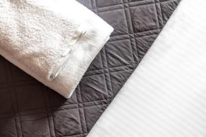 Eagles Nest - Bella studio flat