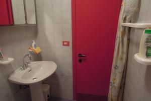 Modern flat for 6 guests with swimming pool