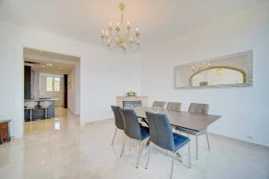 Brand New Three Bedroom Apartment with Sea views