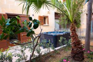 GetawayNpetto Private Duplex Maisonette with Jacuzzi Hot Tub