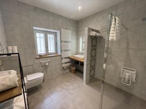 B&B / Chambres d'hotes Manoir de Villamont : Appartement avec Douche