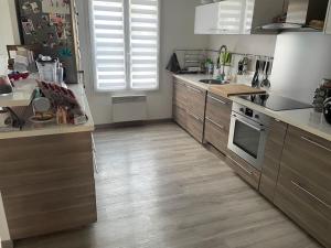 centre Pierrefonds superbe appartement + parking