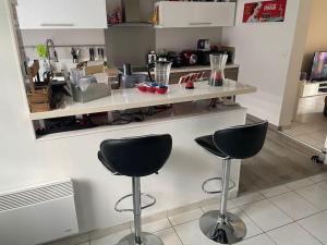 centre Pierrefonds superbe appartement + parking