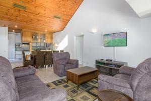 San Lameer Villa 10301 - 4 Bedroom Classic - 8 pax - San Lameer Rental Agency