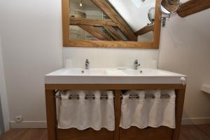 B&B / Chambres d'hotes Chambres d'Hotes L'Hermine Vineuil : photos des chambres