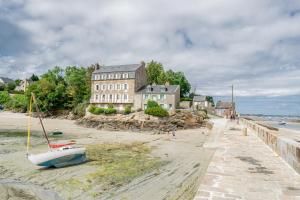 Maisons de vacances Saint Jacut de la mer, maison avec jardin. : photos des chambres