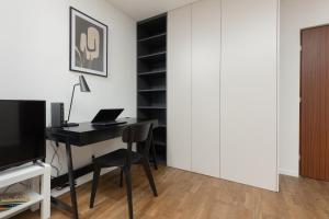 Modern Studio with Balcony Warsaw Mokotów by Renters