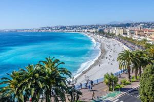 Welcome to Matteos Bar - Place Massena 5min beach