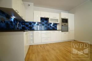 Big Apartment - OLD TOWN - 3 Rooms - Private Parking