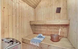 Cozy Home In Ringkøbing With Kitchen