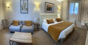 Hotels Logis Hotel des Messageries : photos des chambres