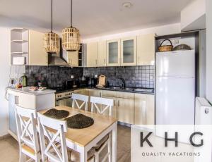 Majestic view Boho style retreat!