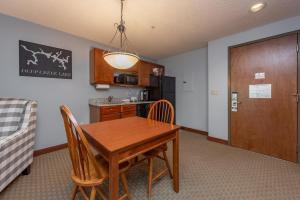 B104 One Bedroom Lake View