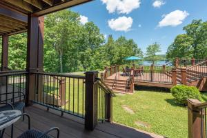 B103 One Bedroom Lake View