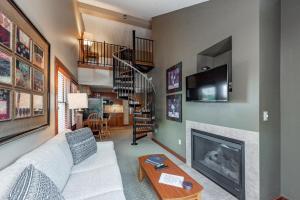 A318 One Bedroom & Loft Standard View