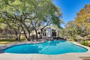 Shaded Getaway with BBQ and Fire Pit in Austin! - Four Points