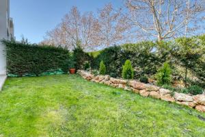 One Bedroom Apartment in Albur Village 1H